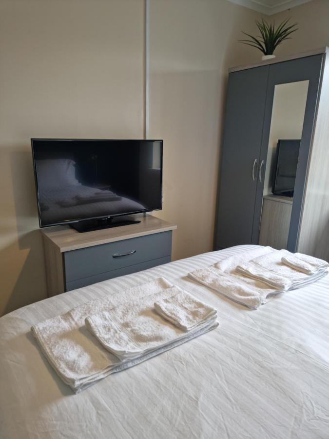Lovely 2 Bedroom Serviced Apartment With Parking 曼斯菲尔德 外观 照片